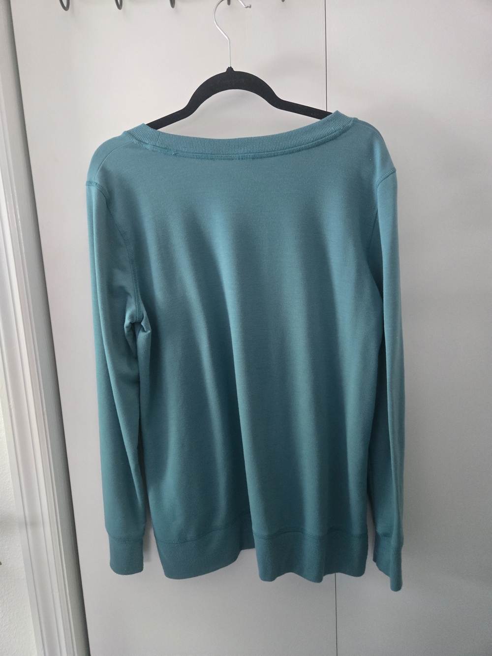 Womens Teal Long-Sleeve Crewneck Sweater - Picture 4 of 4